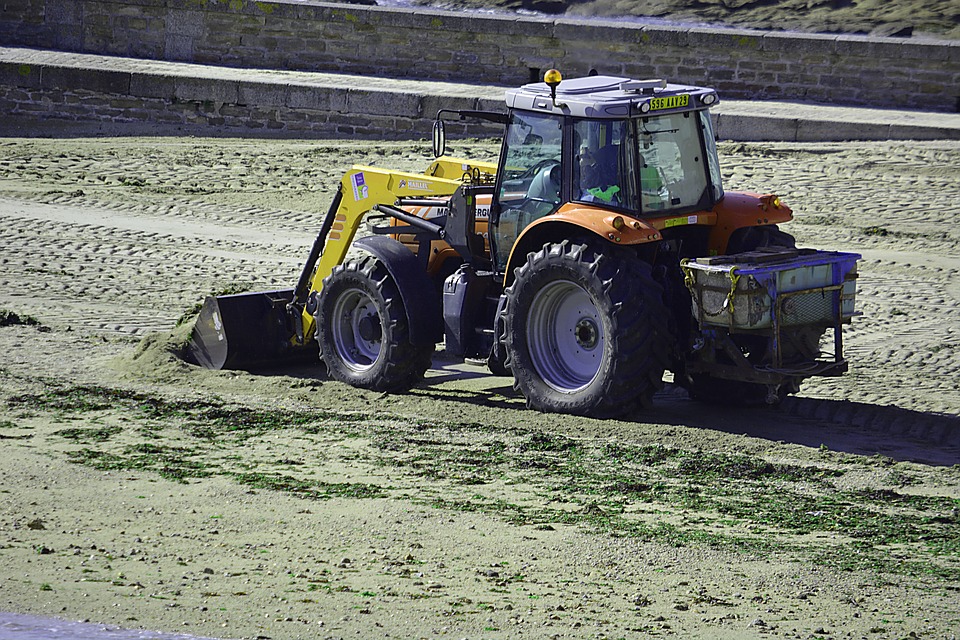 traktor na budowie